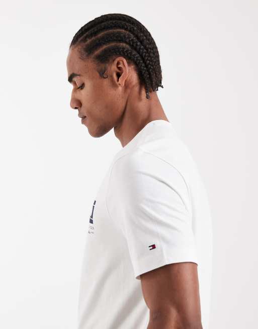 Tommy Hilfiger - Hvid T-shirt med grafik på brystet i Regular Fit, 4 af 5