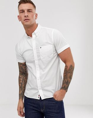 Tommy Hilfiger – Icon – Vit kortärmad poplinskjorta med smal passform, knapppar och logga