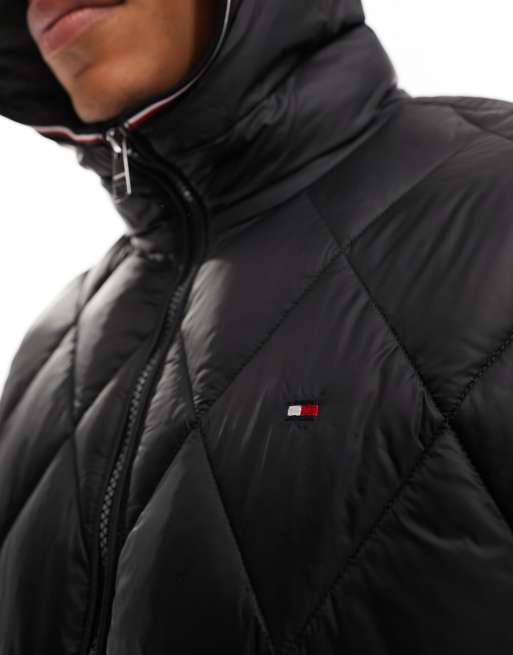 Tommy Hilfiger – Jacke in Schwarz mit Kapuze und verschiedenen Steppmustern, 2 von 4