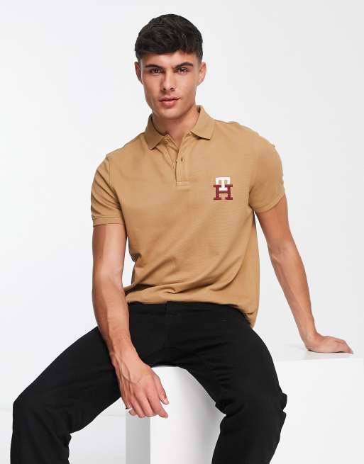 Tommy Hilfiger – Jasnobrązowa koszulka polo z mieszanki bawełny z piki z monogramowym logo 