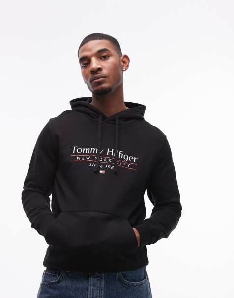 Tommy Hilfiger – Kapuzenpullover in Schwarz mit zentriertem Stapel-Logo - view 1