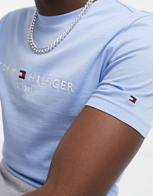 Tommy Hilfiger – Klassisches T-Shirt in Hellblau mit Logo | ASOS