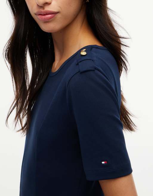Tommy Hilfiger Kleid mit goldfarbenen Knöpfen, U-Boot-Ausschnitt und schmaler Passform in Dunkelblau, 3 von 6