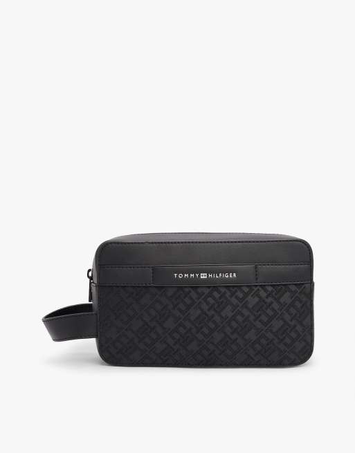 Tommy Hilfiger – Kulturbeutel in Schwarz mit TH-Monogrammprägung