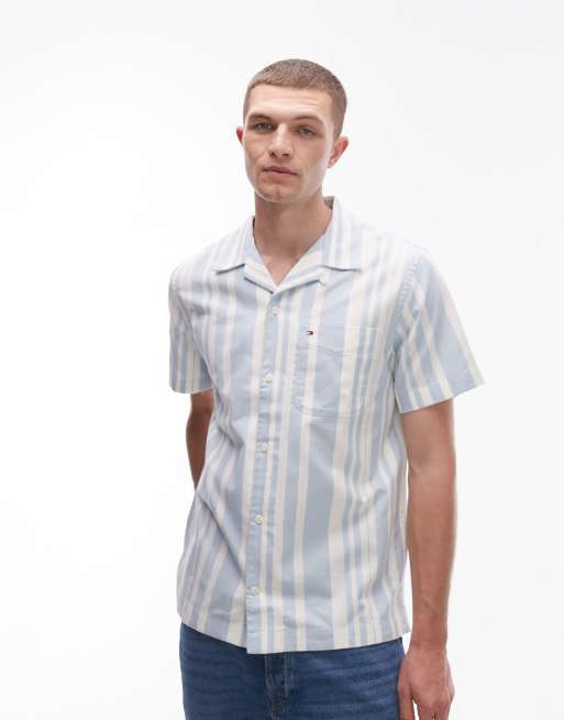 Tommy Hilfiger – Kurzärmliges Hemd in Blau mit normalem Schnitt und Streifenmuster