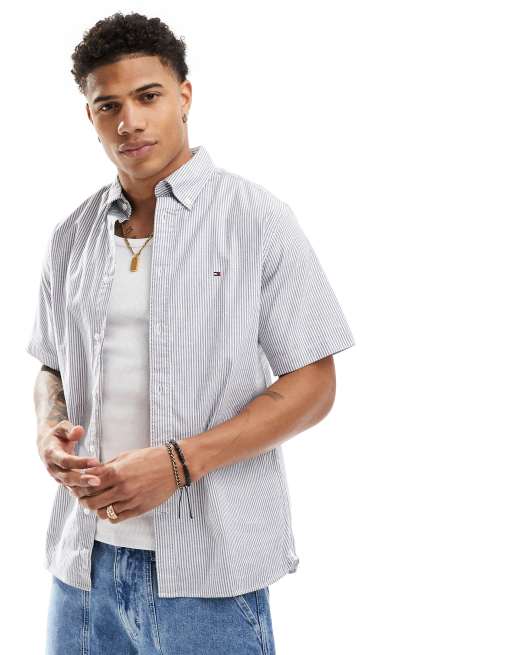 Tommy Hilfiger – Kurzärmliges Hemd in Hellgrau mit normalem Schnitt