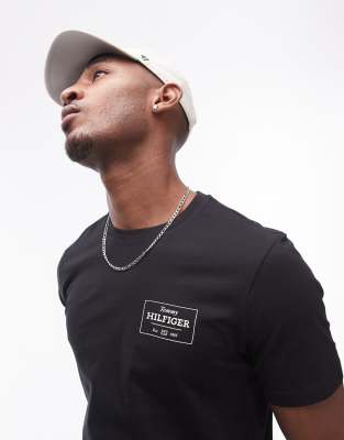 Tommy Hilfiger Label Logo T-shirt In Black