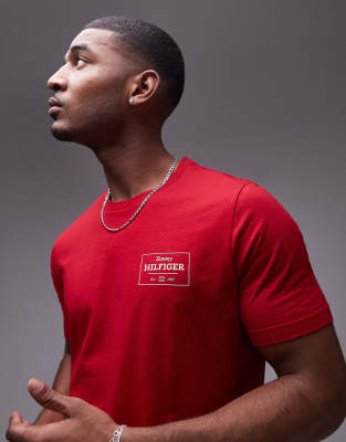 Tommy Hilfiger Label Logo T-shirt In Red