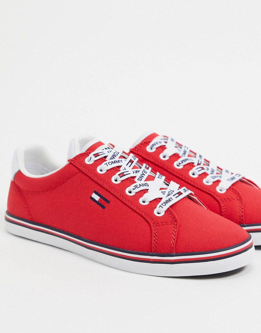 Tommy Hilfiger lace up sneakers in red-Pink