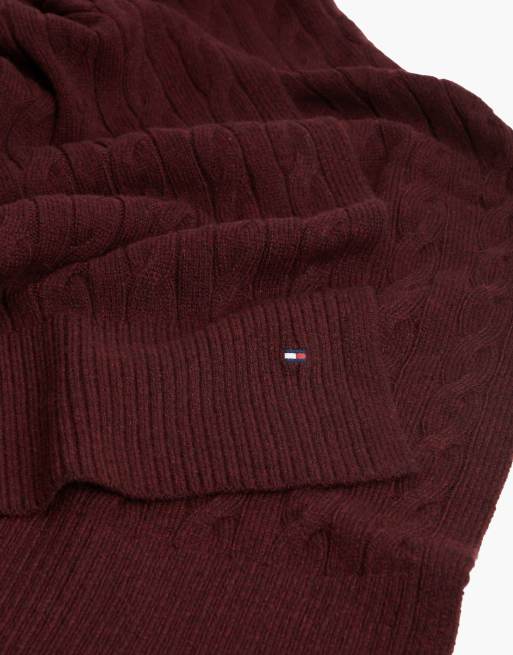 Tommy Hilfiger Lambswool blend cable knit scarf in deep burgundy, 2 of 4
