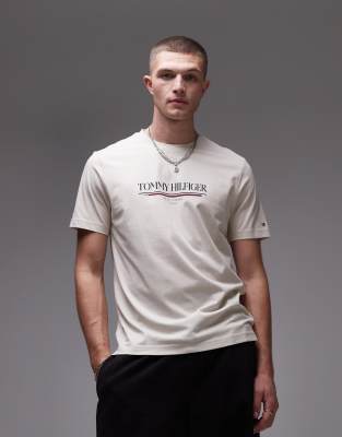 Tommy Hilfiger Tommy Hilfiger large central logo t-shirt if off white