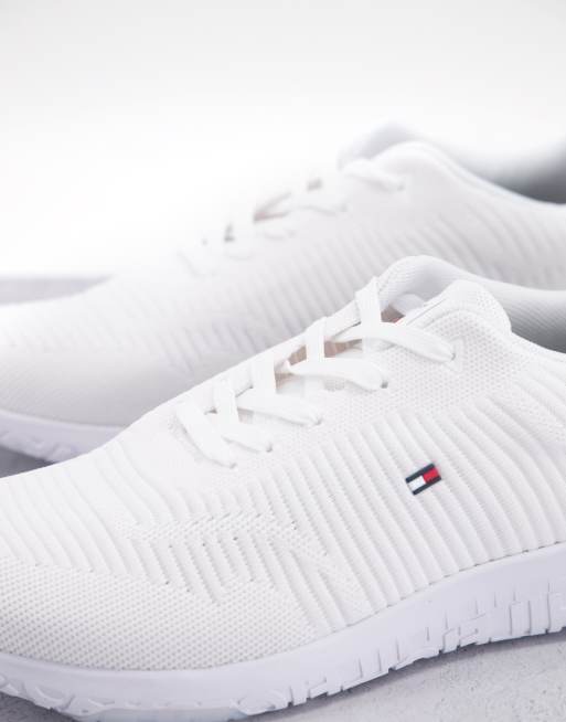 Tommy Hilfiger – Lauf-Sneaker aus Strick in Weiß mit kleinem Flaggenlogo, 3 von 4