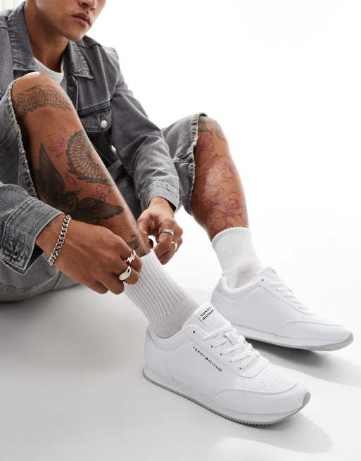 Tommy Hilfiger Lauf Sneaker in WeiB mit Streifenoptik ASOS