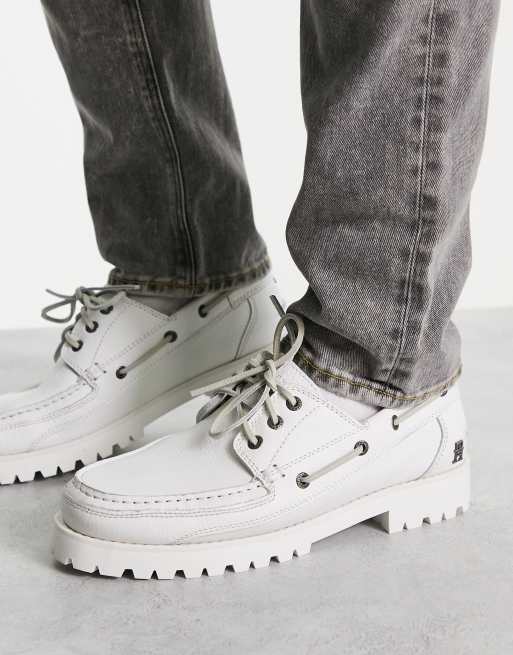 White hot sale boat sneakers