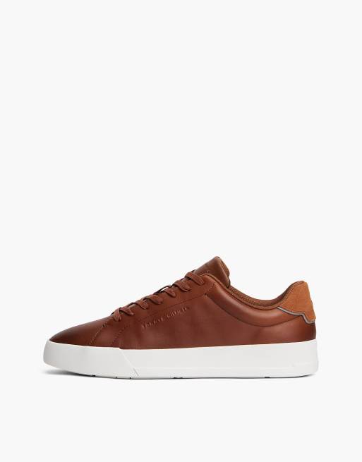Tommy Hilfiger Leather debossed logo court trainers in light brown, 7 of 7