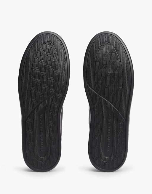 Tommy Hilfiger Leather lightweight court trainers in triple black, 5 of 7