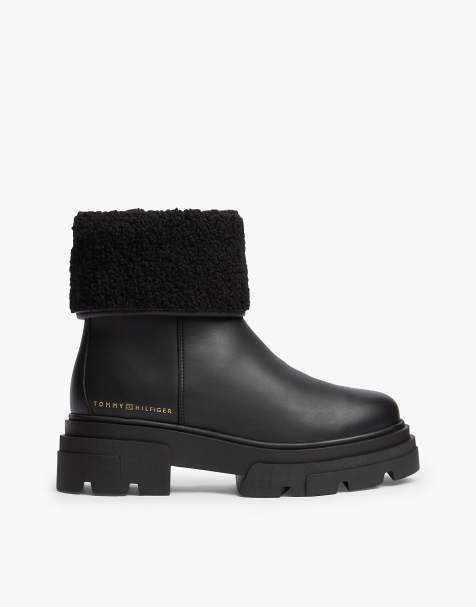 Tommy Hilfiger Leder-Stiefeletten mit Schaffellkragen zum Umklappen in Schwarz - view 1