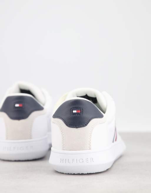 Tommy Hilfiger– Ledersneaker in Weiß mit Cupsole und seitlichem Logostreifen, 3 von 4