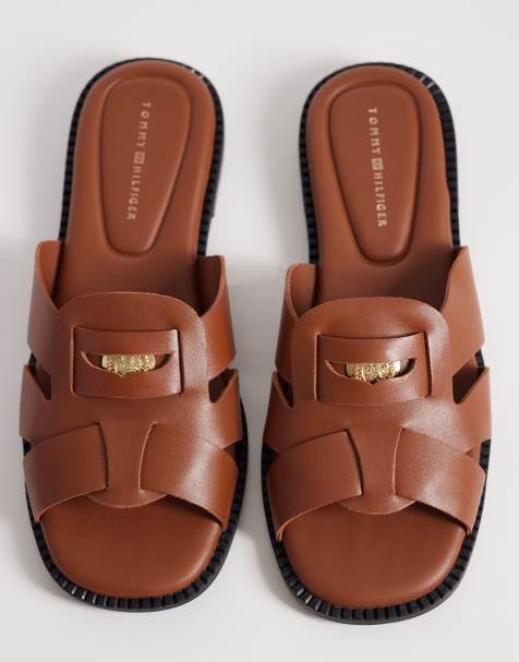 Tommy Hilfiger - Leren sandalen met muntdetail in lichtbruin - view 1