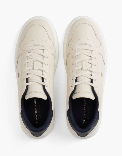Tommy Hilfiger Lightweight leather court trainers in soft cream, 3 of 7