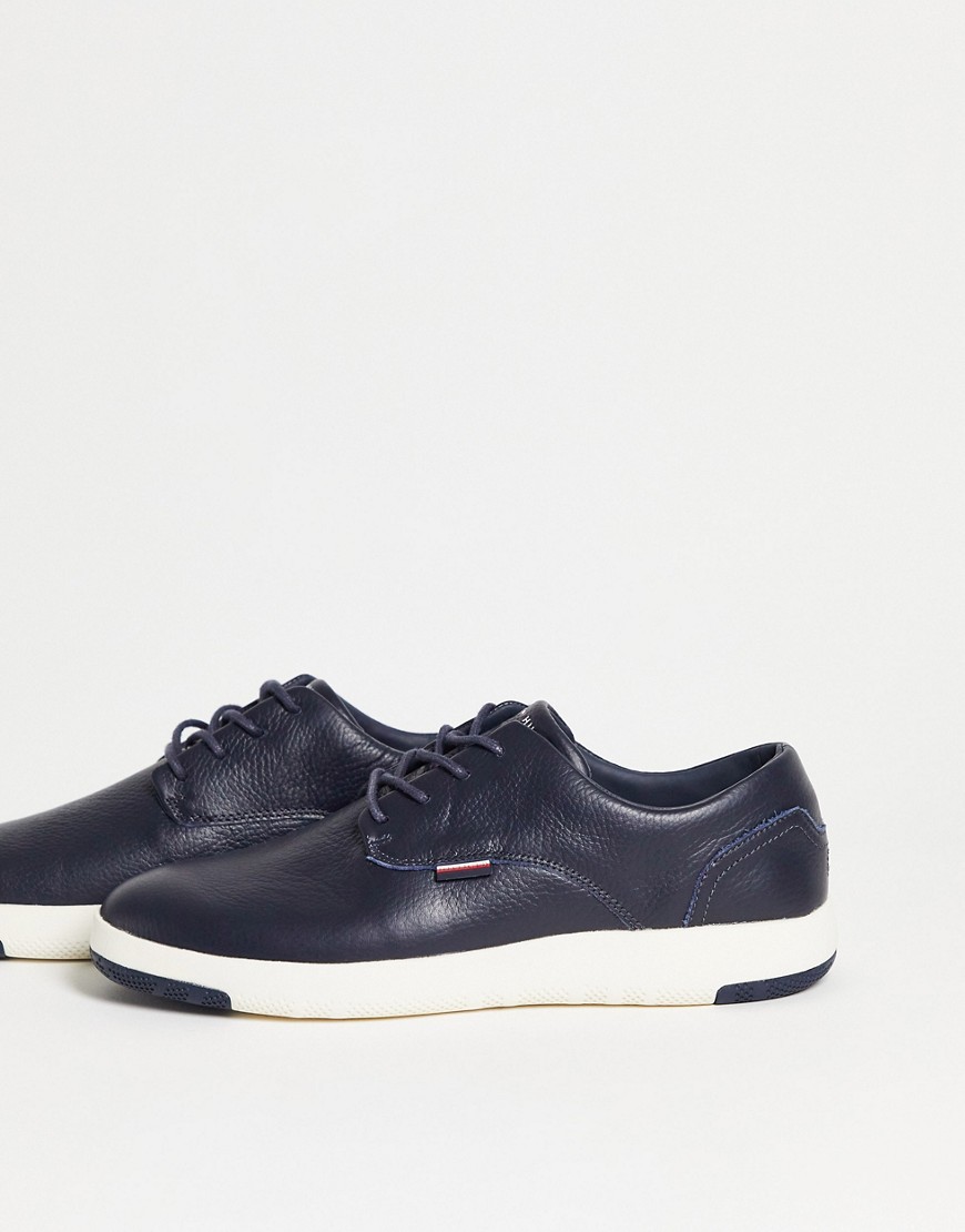 Tommy Hilfiger lighweight city trainers in navy
