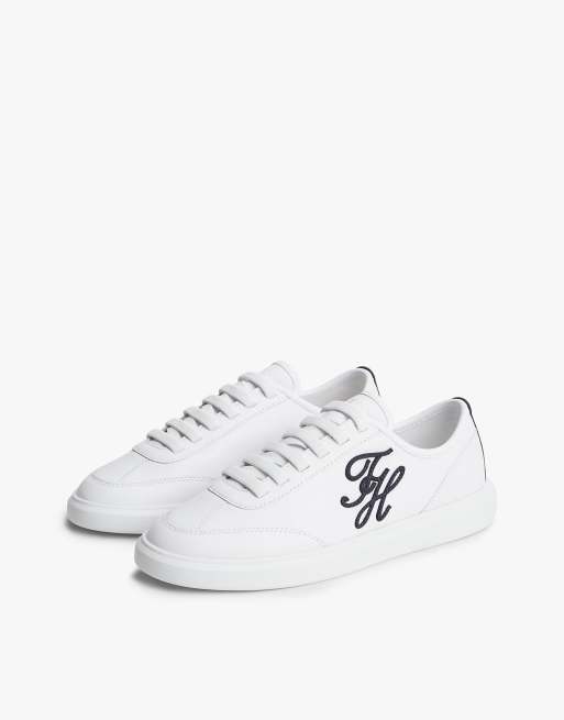 Tommy Hilfiger Logo lightweight leather court trainers in white, 2 of 7