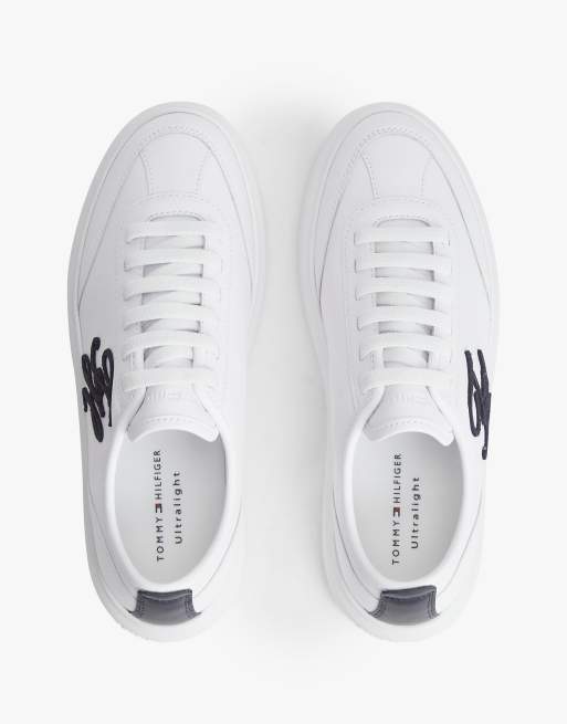 Tommy Hilfiger Logo lightweight leather court trainers in white, 3 of 7