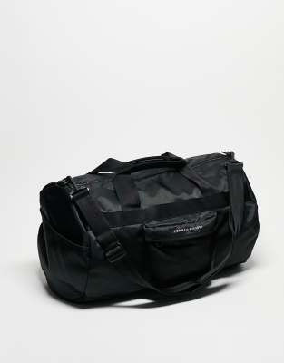 logo skyline duffle bag in black