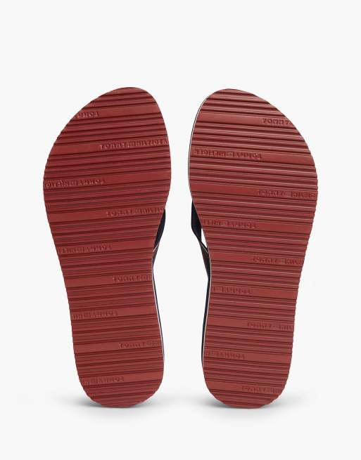 Tommy Hilfiger Logo webbing strap wedge flip-flops in dark blue, 5 of 7