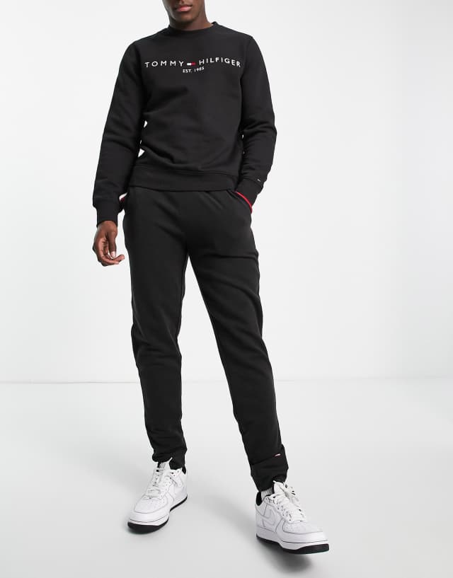 Tommy Hilfiger lounge flag sweatpants in black