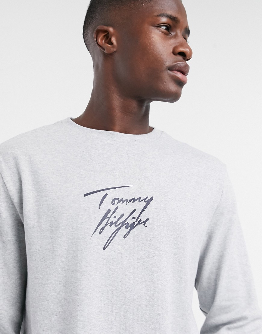 Tommy Hilfiger lounge sweatshirt in grey with script logo-Grå