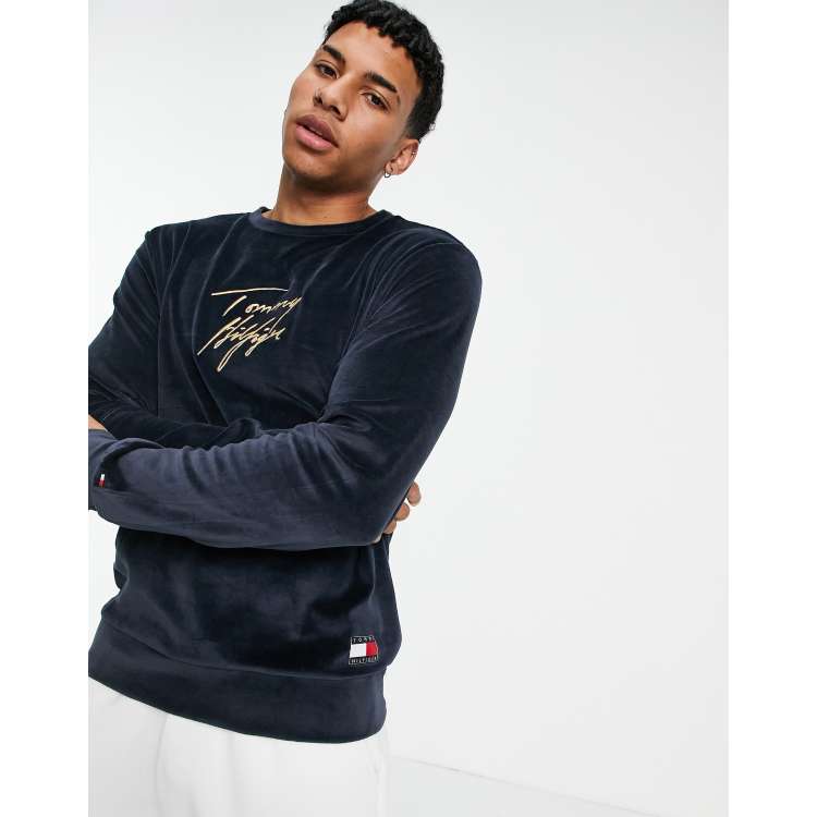 Solformørkelse Junior chant Tommy Hilfiger lounge velour sweatshirt in navy with gold script logo | ASOS