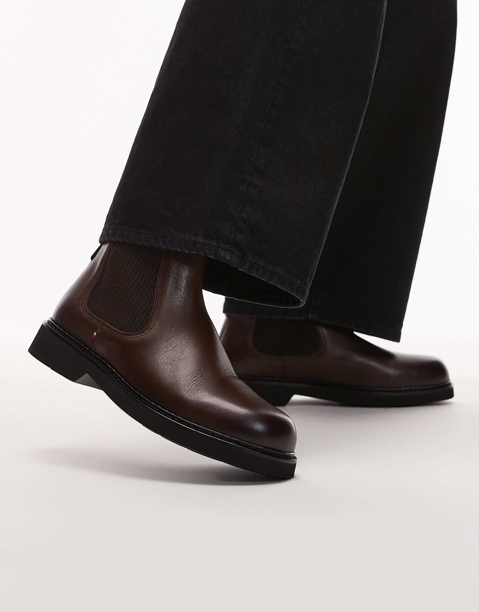 Низкие ботинки челси от Tommy Hilfiger коричневого цвета 