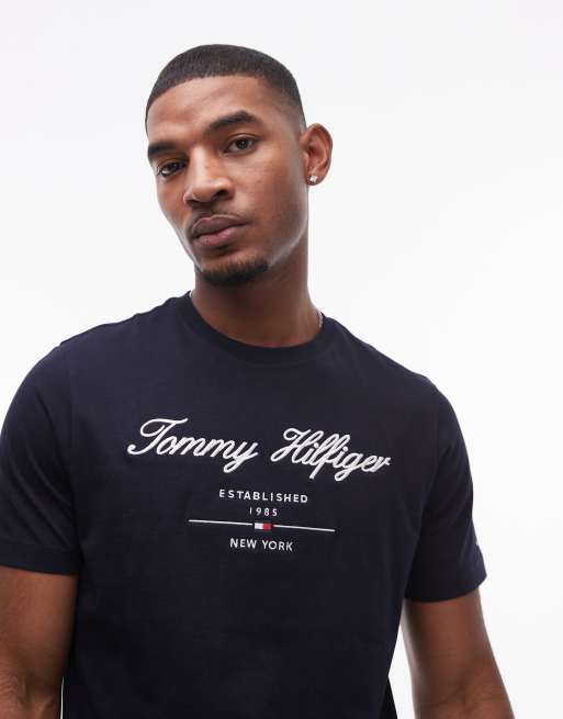 Tommy Hilfiger – Marinblå t-shirt med skriftlogga, 2 av 4