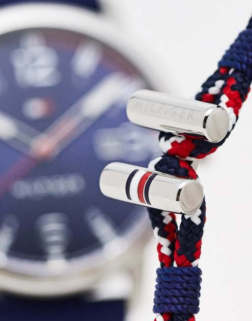 Tommy Hilfiger – Marinblått set med silikonklocka och flätat armband för män i presentask, 3 av 4