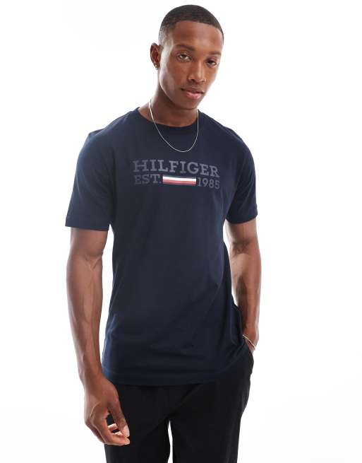Tommy Hilfiger - Marineblå T-shirt med stort logo - Kun hos ASOS