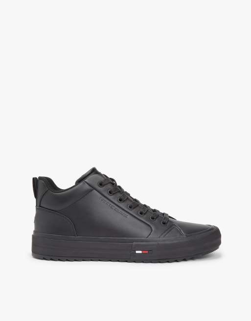 Tommy Hilfiger – Mid-Top-Sneaker aus Leder in Schwarz mit gezackter Sohle