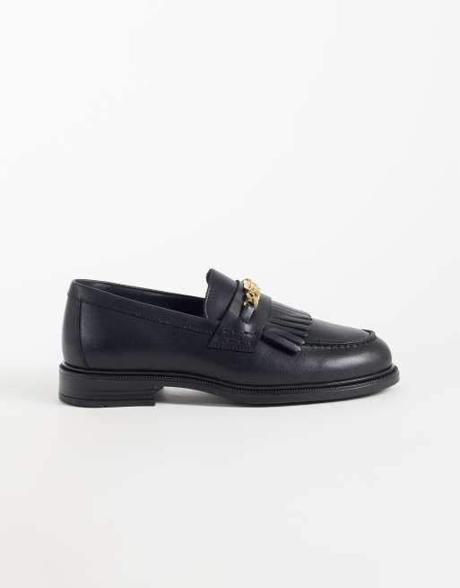 Tommy Hilfiger - mocasines de cuero Rossie con cadena y flecos en negro, 2 de 4
