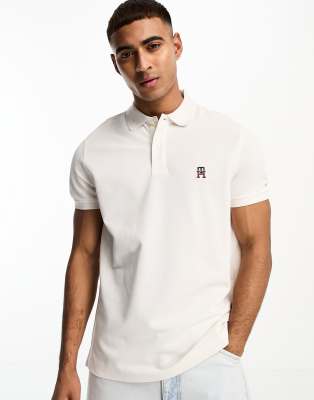 Tommy Hilfiger Tommy Hilfiger monogram regular fit polo in beige-Neutral