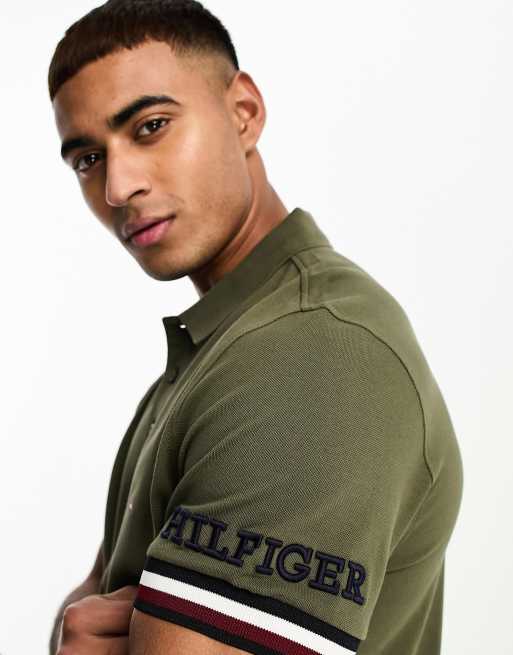 Tommy Hilfiger – Monotype – Kakifärgad pikétröja med smal passform