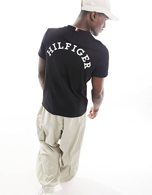 Tommy Hilfiger – Monotype – T-Shirt in Schwarz mit Rückenprint | ASOS