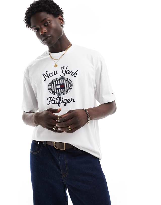 Tommy Hilfiger - new york graphic logo t-shirt in white