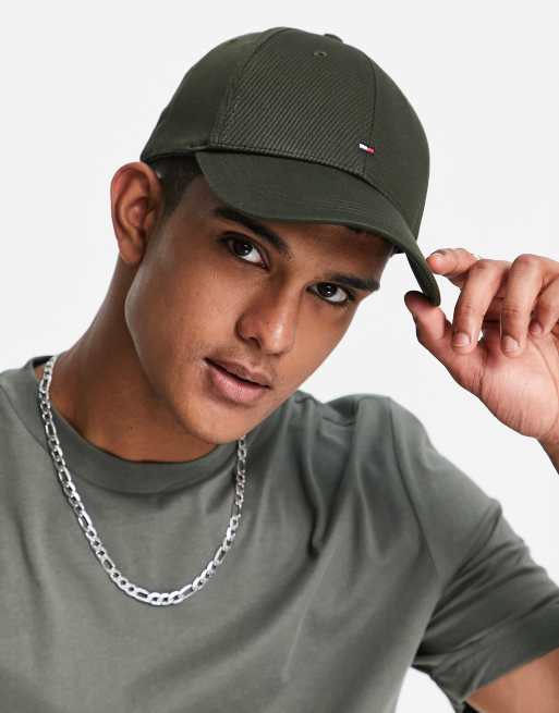 Tommy Hilfiger – Oliwkowa czapka z daszkiem z małym logo z flagą
