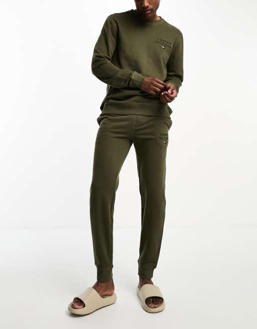 Tommy hilfiger hot sale khaki joggers