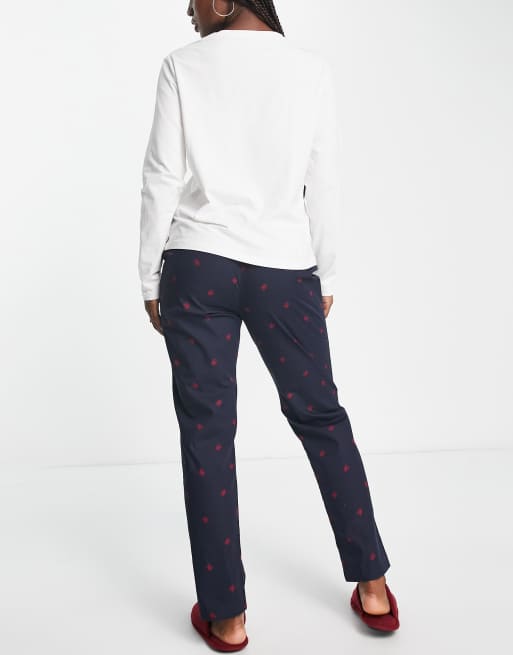 Tommy Hilfiger Original long sleeve pyjama set and slippers giftbox set in white and navy, 2 of 4