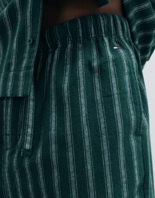 Tommy Hilfiger - Original - Pijama verde a rayas de franela, 4 de 5