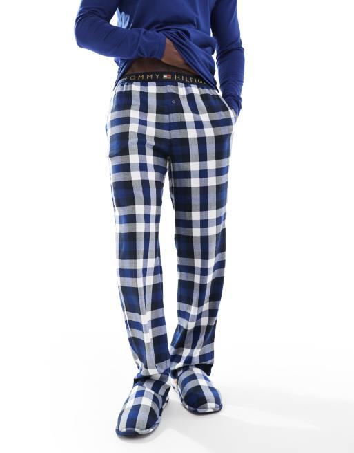 Tommy Hilfiger Original pyjamas and slippers giftset in blue check print, 3 of 4