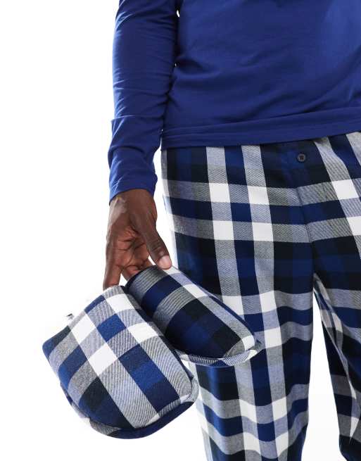 Tommy Hilfiger Original pyjamas and slippers giftset in blue check print, 4 of 4
