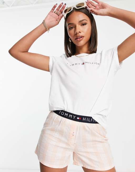 Tommy Hilfiger - Originals - Completo con pantaloncini e t-shirt a maniche corte bianco e rosa a scacchi