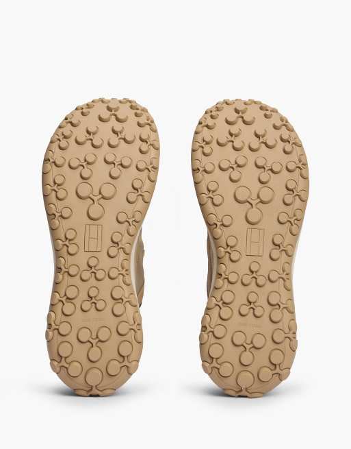 Tommy Hilfiger Outdoor waterproof non-slip trainers in southern tan, 5 of 7